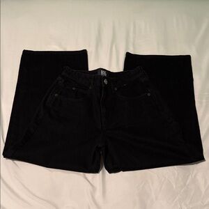 BDG Jaya Baggy Low-Rise Boyfriend Jean